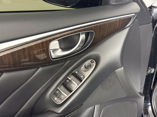 Used 2018 INFINITI Q50 Luxe w/ Essential Package (3.0T Luxe) AWD/4WD image 14
