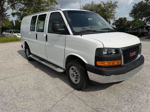 Used 2025 GMC Savana 2500 w/ Driver Convenience Package RWD image 2