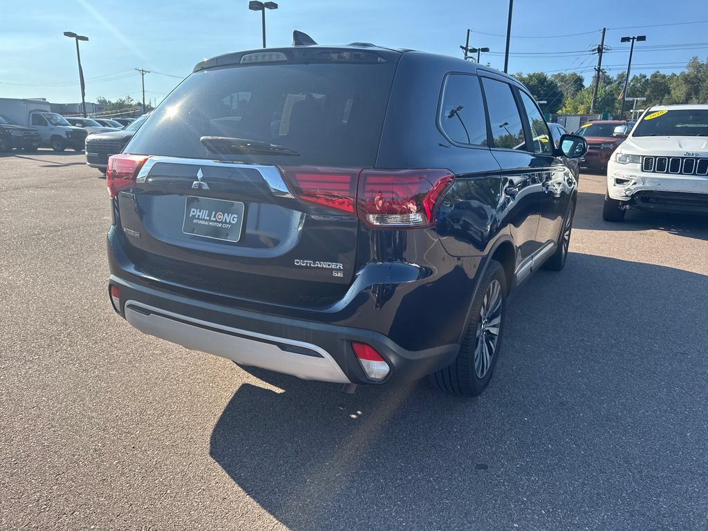 Used 2019 Mitsubishi Outlander AWD image 5
