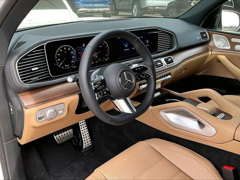 New 2026 Mercedes-Benz GLS 450 4MATIC image 10