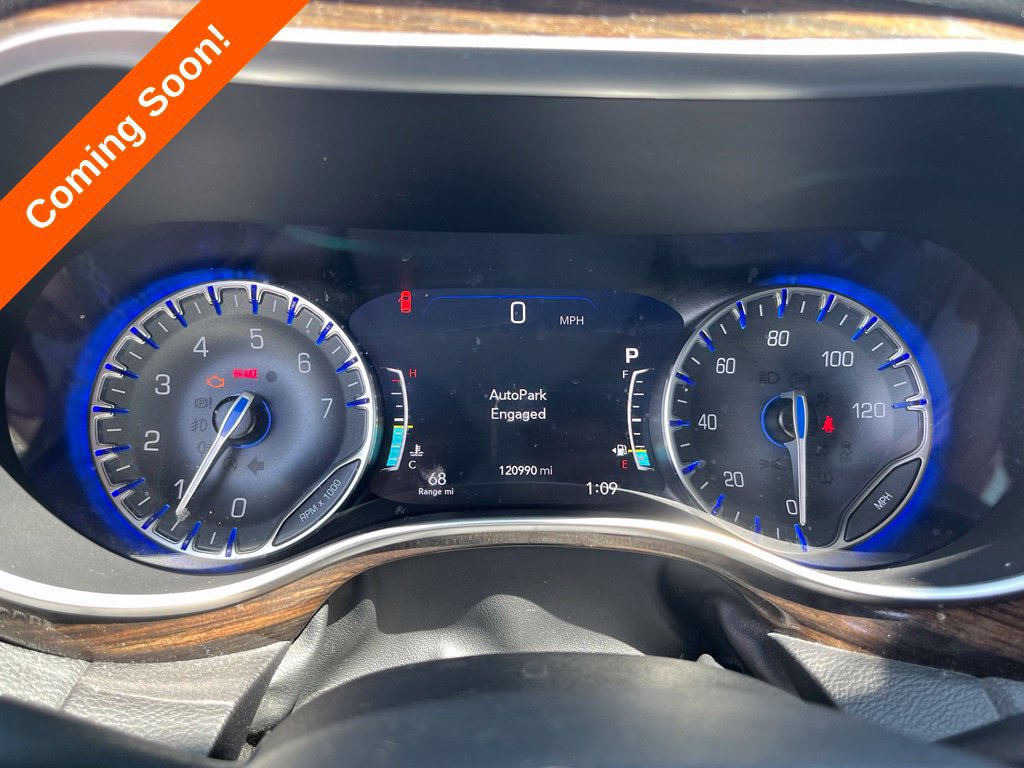 Used 2022 Chrysler Pacifica Limited FWD image 18