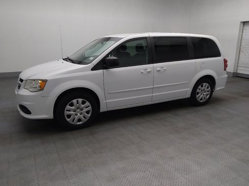 Used 2016 Dodge Grand Caravan SE w/ Quick Order Package 29E SE FWD image 2