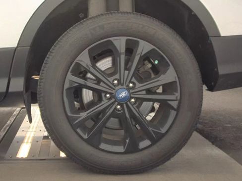 Used 2018 Ford Escape SEL image 12