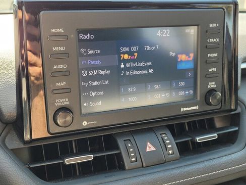 Used 2021 Toyota RAV4 XLE Premium image 28