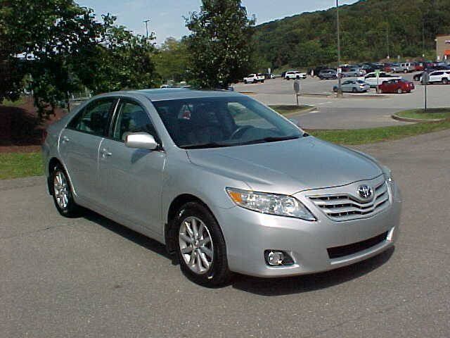 Used 2011 Toyota Camry XLE w/ SE/XLE Extra-Value Pkg FWD image 33