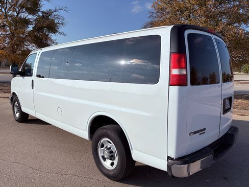 Used 2016 Chevrolet Express 3500 LT w/ LT Preferred Equipment Group image 7