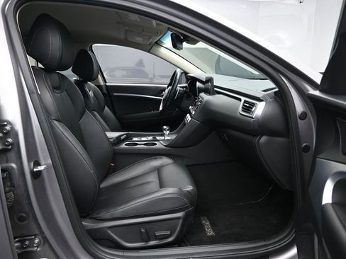 Used 2023 Genesis G70 2.0T image 32