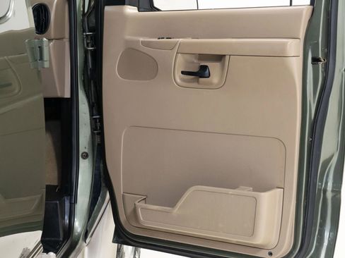Used 2002 Ford E-350 and Econoline 350 Van image 24