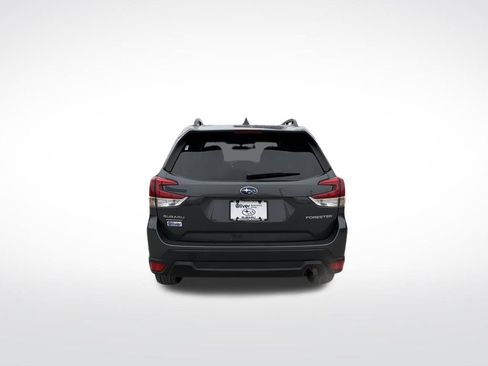 Used 2023 Subaru Forester Premium image 15