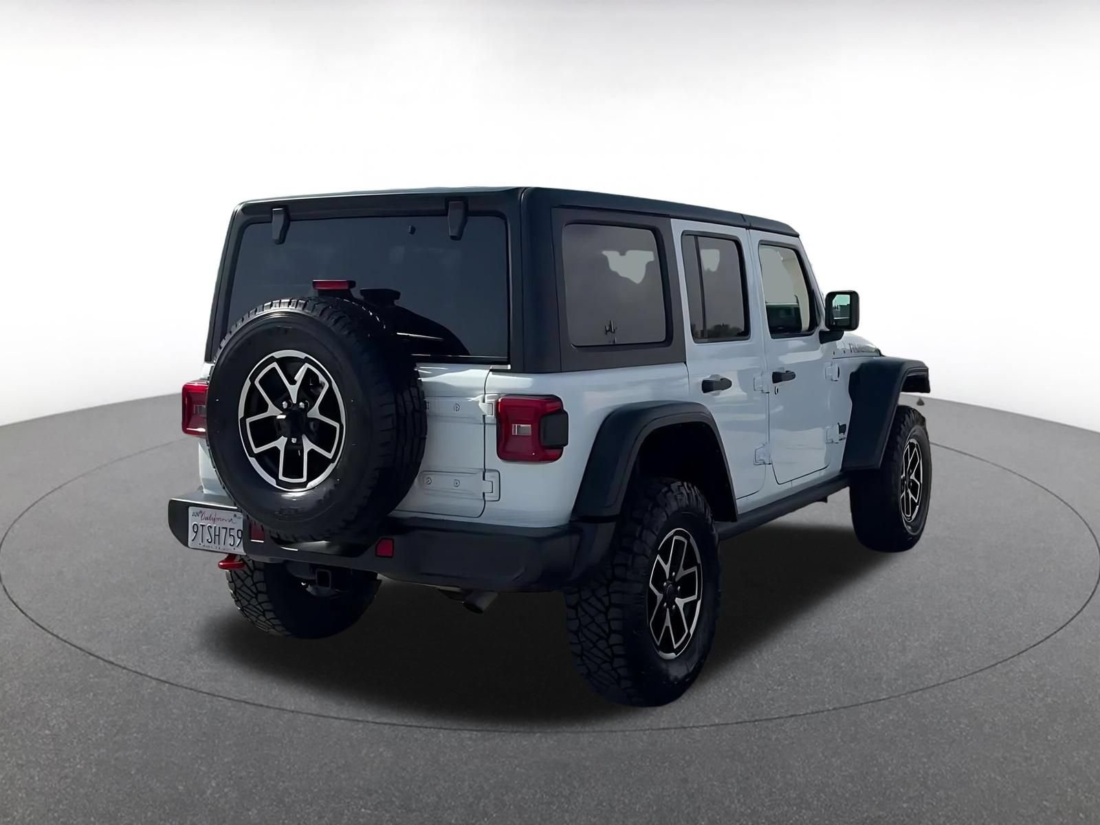 Used 2025 Jeep Wrangler Unlimited Rubicon AWD/4WD image 13
