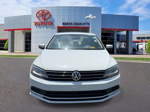 Used 2015 Volkswagen Jetta SE FWD image 2