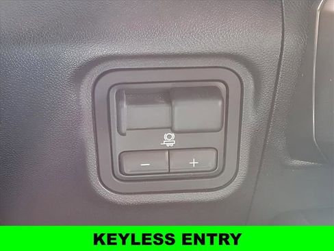 Used 2025 GMC Hummer EV 2X image 16