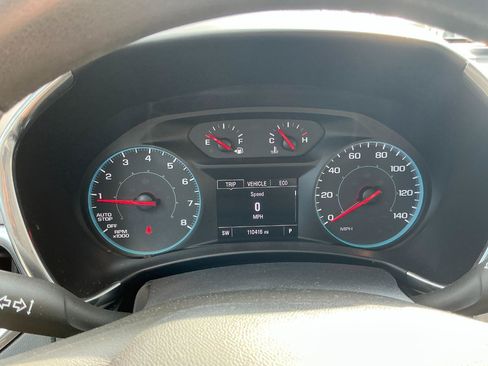 Used 2019 Chevrolet Equinox LS w/ LS Convenience Package FWD image 11
