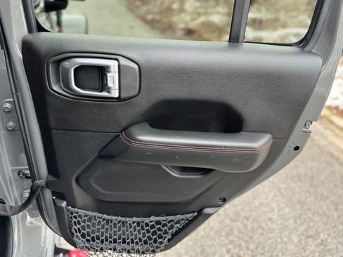 Used 2019 Jeep Wrangler Unlimited Rubicon w/ Dual Top Group image 16