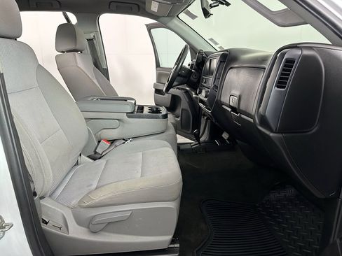 Used 2018 Chevrolet Silverado 1500 Custom w/ Custom Value Package image 28