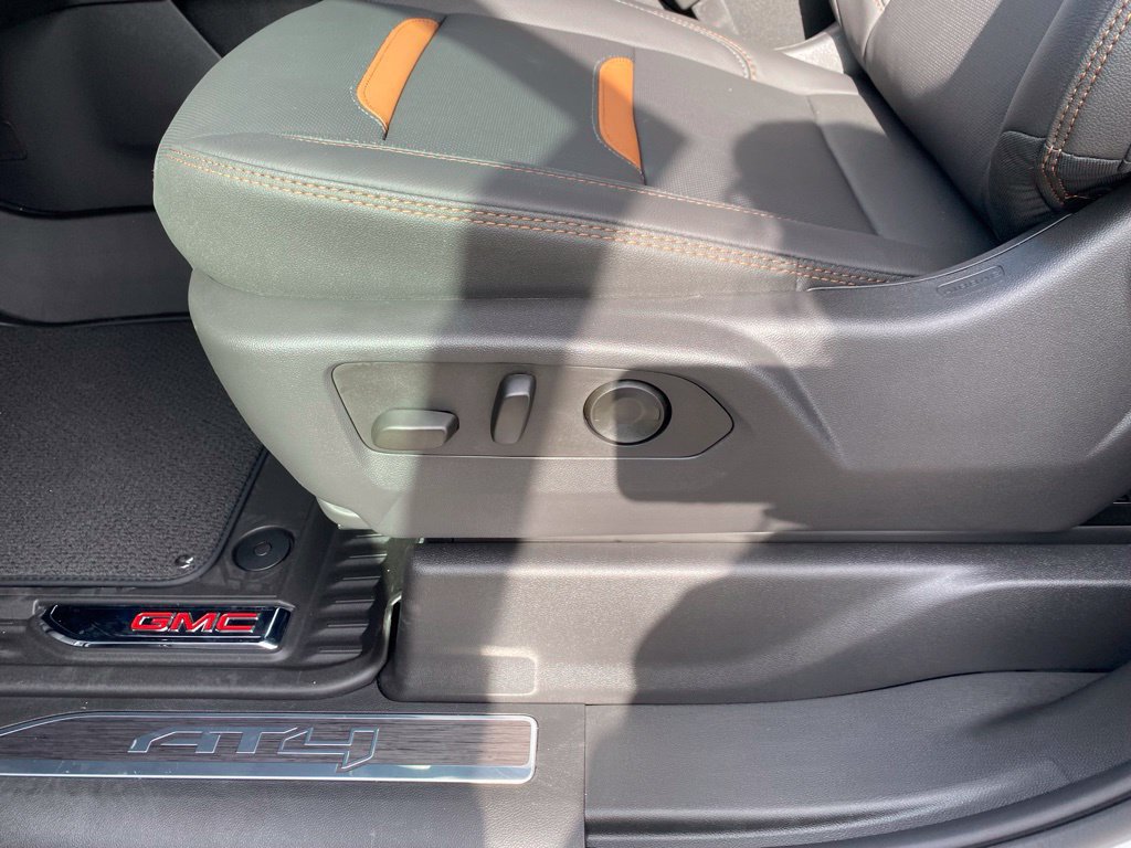 New 2026 GMC Sierra 1500 AT4 w/ AT4 Premium Package AWD/4WD image 16
