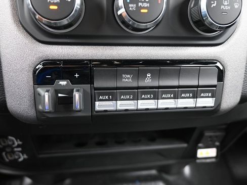 Used 2024 RAM 3500 Tradesman w/ Chrome Appearance Group image 25