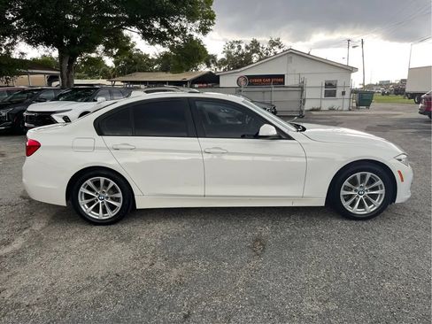 Used 2018 BMW 320i Sedan RWD image 4