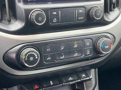 Used 2020 Chevrolet Colorado LT w/ Colorado RST Special Edition image 25