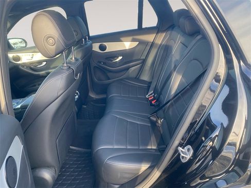 Used 2021 Mercedes-Benz GLC 300 4MATIC image 13