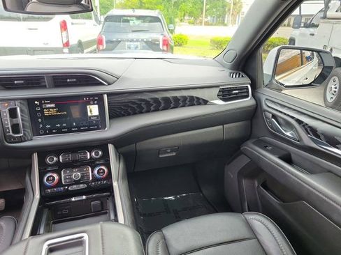 Used 2023 GMC Yukon Denali image 25