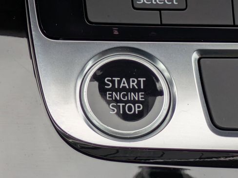 Used 2023 Audi Q8 Premium Plus image 17