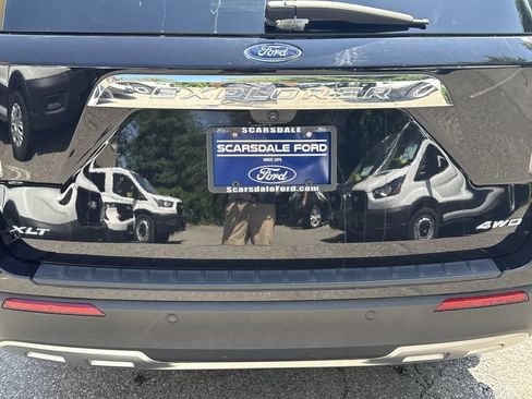 Used 2023 Ford Explorer XLT w/ Equipment Group 202A AWD/4WD image 35