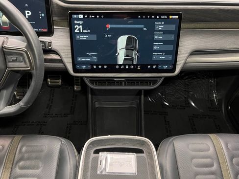 Used 2022 Rivian R1T Adventure image 22