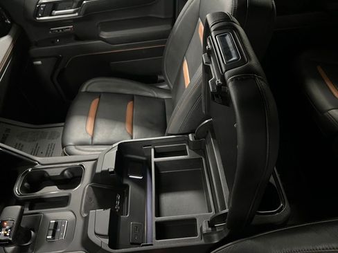 Used 2024 GMC Sierra 1500 AT4 w/ Technology Package image 47