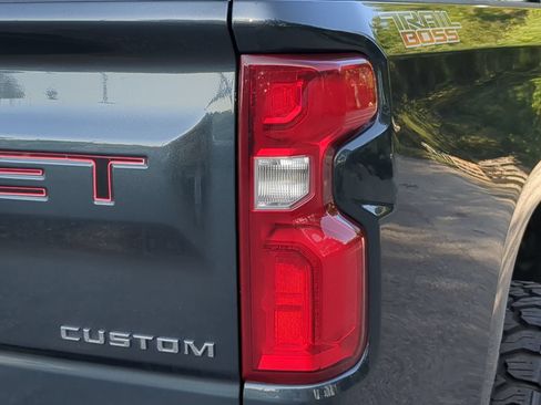 Used 2019 Chevrolet Silverado 1500 Custom Trail Boss w/ Custom Convenience Package AWD/4WD image 45