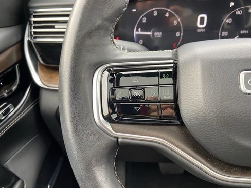 Used 2022 Jeep Grand Wagoneer Series I image 17