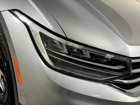 Used 2022 Volkswagen Tiguan SE image 26