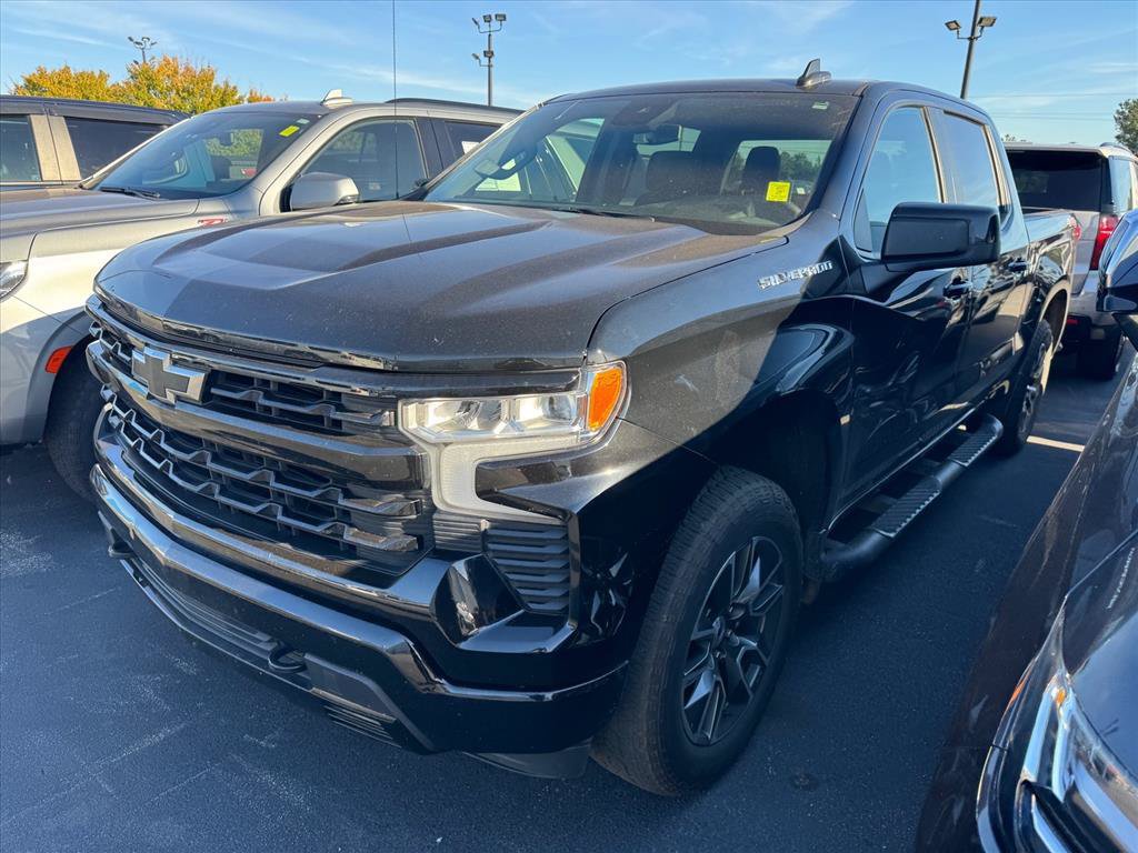 Used 2024 Chevrolet Silverado 1500 RST AWD/4WD image 9