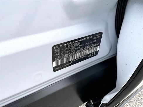Used 2023 Mitsubishi Outlander SE AWD/4WD image 36