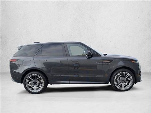 Used 2026 Land Rover Range Rover Sport Dynamic SE AWD/4WD image 4