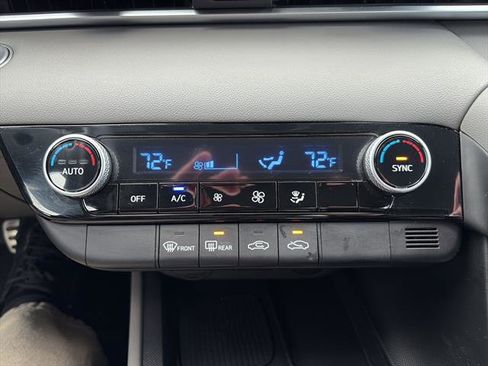 Used 2025 Hyundai Elantra Sport image 21