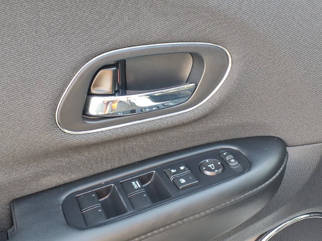 Used 2021 Honda HR-V EX image 4