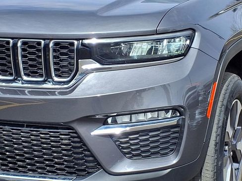 Used 2022 Jeep Grand Cherokee Limited 4xe image 27