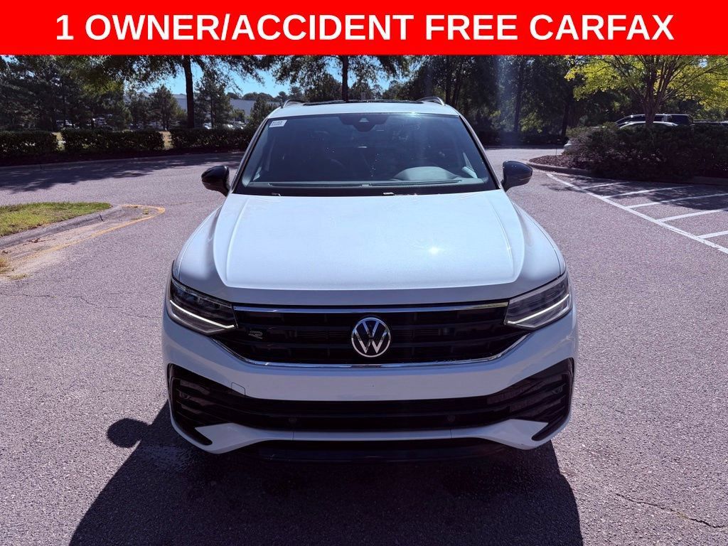 Used 2022 Volkswagen Tiguan SE R-Line FWD image 2