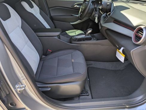 New 2026 Chevrolet Trax RS w/ Sunroof Package FWD image 33