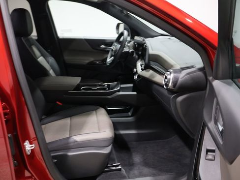 Used 2026 Chevrolet Equinox LT w/ Convenience Package II image 21