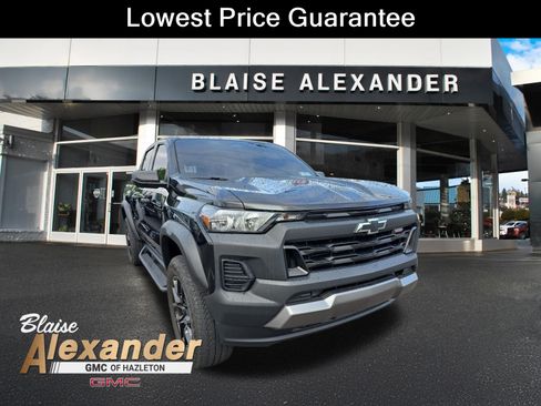 Used 2023 Chevrolet Colorado Trail Boss w/ LPO, Dark Essentials Package AWD/4WD image 1