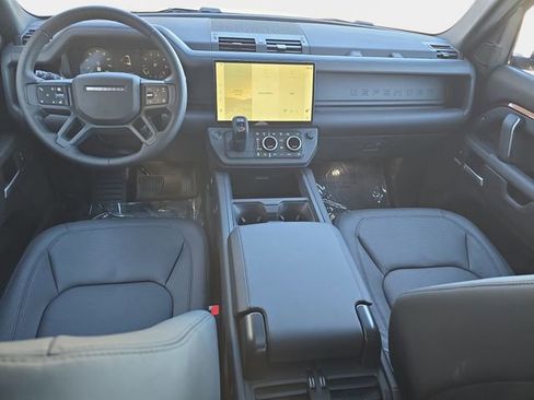 New 2026 Land Rover Defender 130 X-Dynamic SE image 9