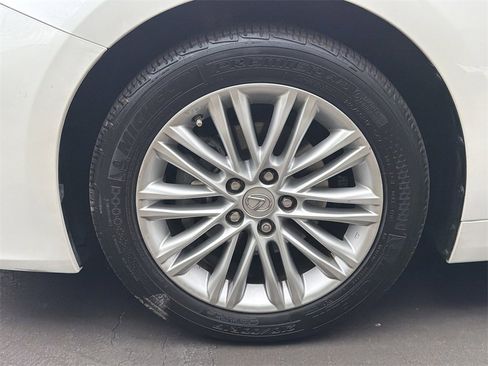 Used 2016 Lexus ES 350 w/ Premium Package w/Wood Trim image 11