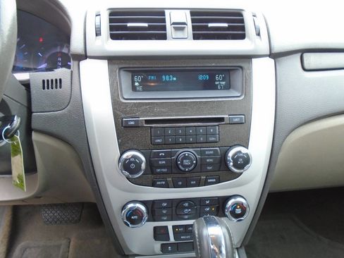 Used 2010 Mercury Milan Premier image 8