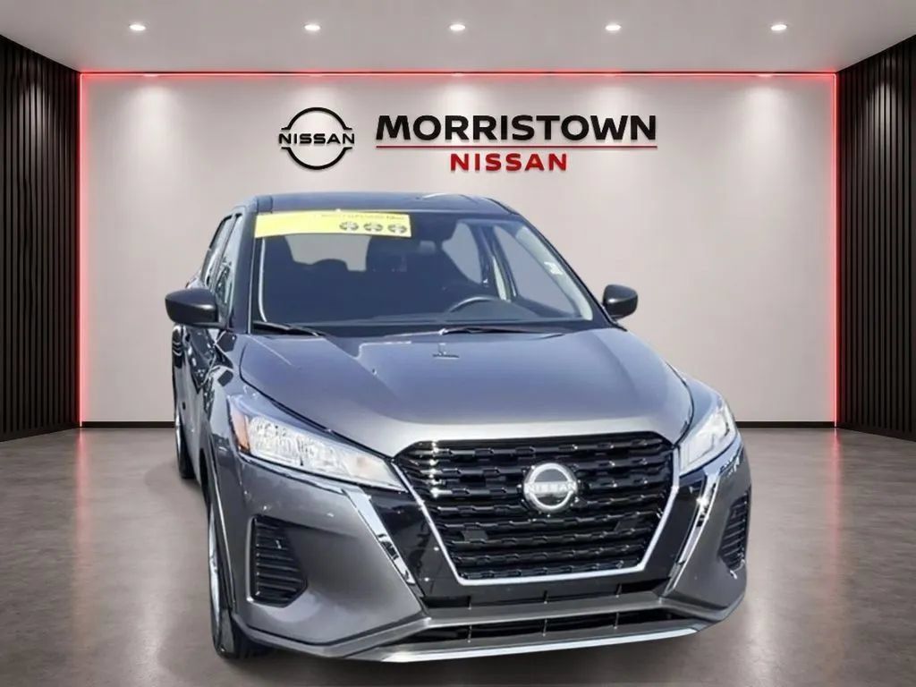 Used 2025 Nissan Kicks Play S FWD image 4
