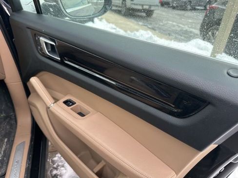 Used 2022 Porsche Cayenne image 12