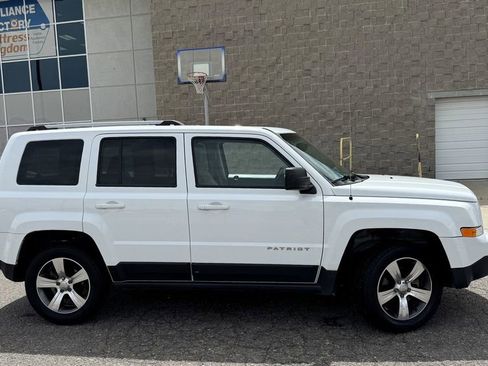 Used 2017 Jeep Patriot High Altitude AWD/4WD image 5
