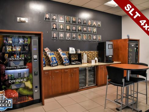 Used 2021 GMC Sierra 1500 SLT w/ SLT Premium Plus Package image 29