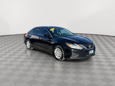 Used 2016 Nissan Altima 2.5 S w/ Power Driver Seat Package image 2